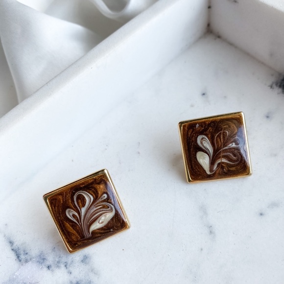 Vintage Brown Cabochon Glass Clip Earrings - Picture 6 of 8